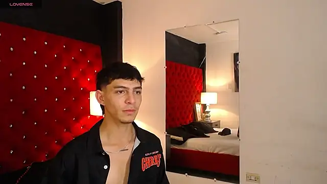 Logan Woods online show from 01/18/26, 09:07