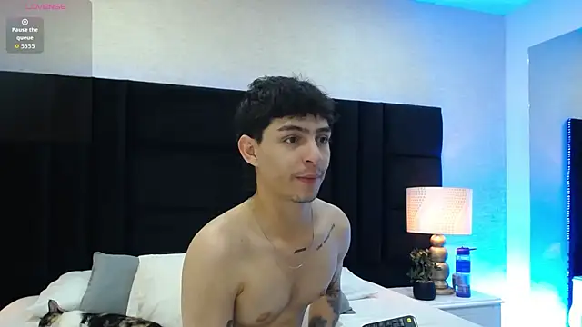 Logan Woods online show from 02/12/26, 02:33