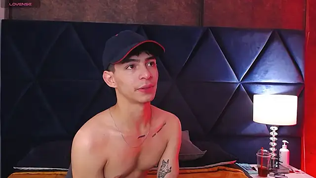 Logan Woods online show from 03/06/26, 06:41