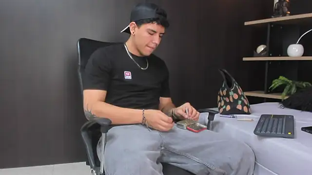 Tobias Vega online show from 02/24/26, 05:58