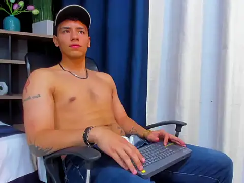 Tobias Vega online show from 02/15/26, 02:34