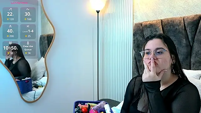 zoe hugeboobs online show from 02/19/26, 11:51