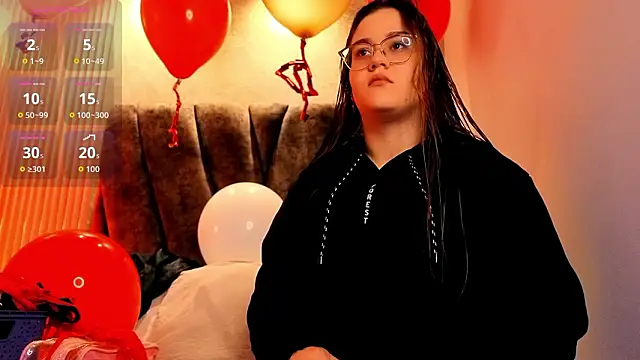 zoe hugeboobs online show from 02/15/26, 12:37