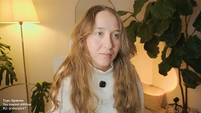 Snapshot of Scarlett_NoirMuse chatting on 02/22/26, 12:35 Scarlett NoirMuse online show from 02/22/26, 12:35