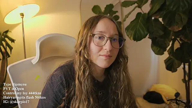 Scarlett NoirMuse online show from 04/14/26, 08:36