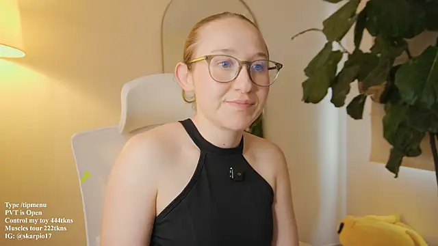 Snapshot of Scarlett_NoirMuse chatting on 05/17/26, 08:42 Scarlett NoirMuse online show from 05/17/26, 08:42