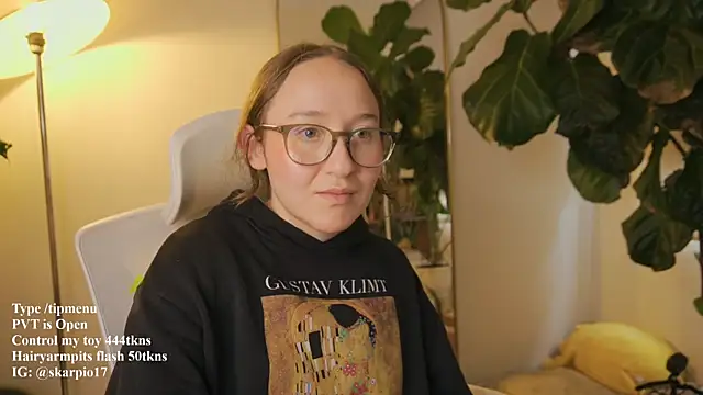 Scarlett NoirMuse online show from 04/15/26, 07:58