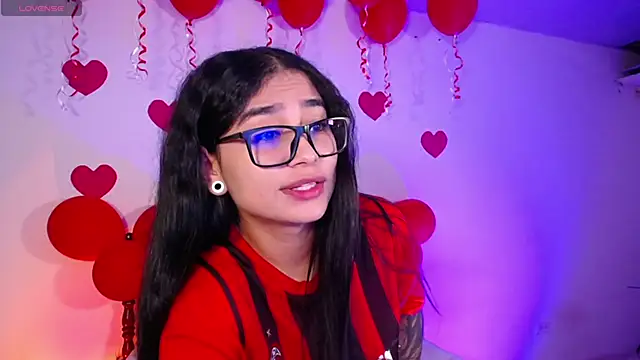 Snapshot of thalia_069 chatting on 02/18/26, 02:13 thalia 069 online show from 02/18/26, 02:13