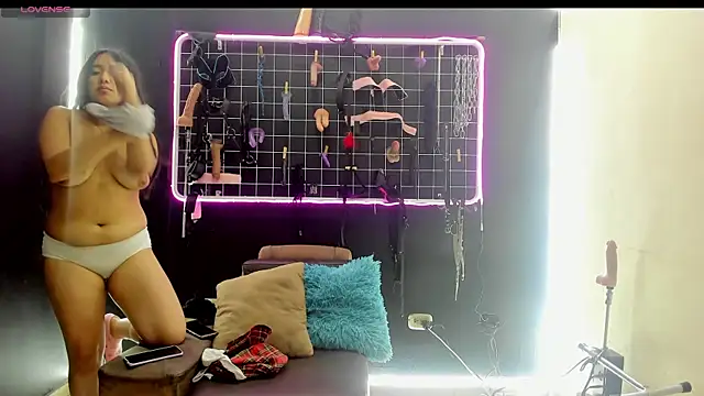Slave Melany bdsm online show from 06/04/26, 06:45