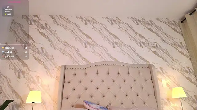 isabella rossee  online show from 04/21/26, 07:53
