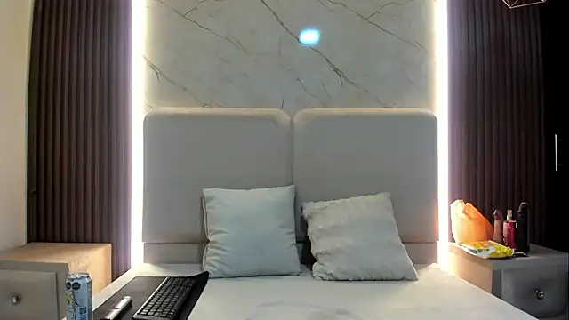 Snapshot of PalomaAguilarx69 chatting on 02/13/26, 01:16 PalomaAguilarx69 online show from 02/13/26, 01:16