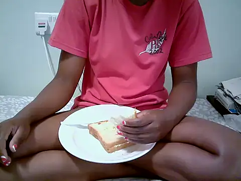 Oyeiyyy online show from 02/15/26, 10:36