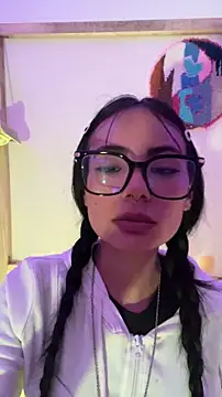  Lucycherry online show from 06/05/26, 11:21