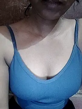 Snapshot of Ayesha_Khan1 chatting on 05/25/26, 03:50 Ayesha Khan1 online show from 05/25/26, 03:50