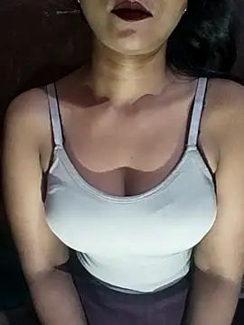 Snapshot of Ayesha_Khan1 chatting on 04/23/26, 11:27 Ayesha Khan1 online show from 04/23/26, 11:27