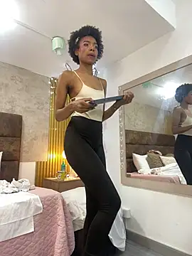 Snapshot of Afrodita_Greenn chatting on 06/15/26, 12:01 Afrodita Greenn online show from 06/15/26, 12:01