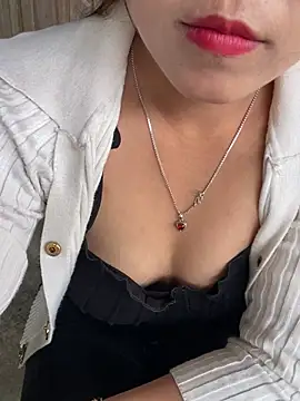 Snapshot of Lonasex99 chatting on 02/17/26, 02:31 Lonasex99 online show from 02/17/26, 02:31