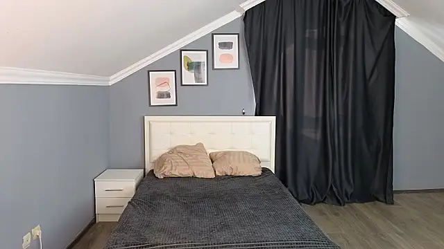 Naomi Demio online show from 02/11/26, 09:09