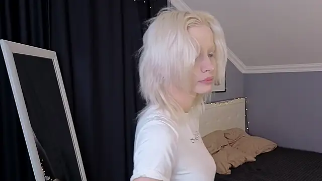 Naomi Demio online show from 03/26/26, 12:25