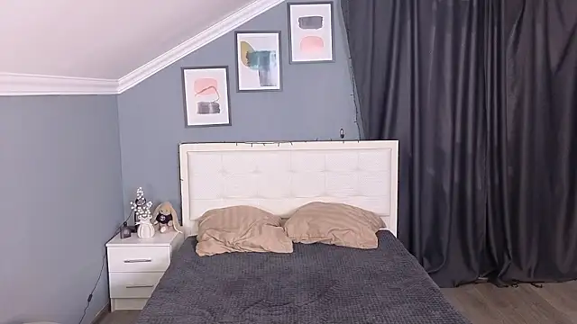 Naomi Demio online show from 03/01/26, 10:15