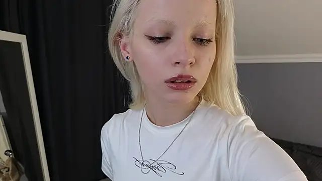 Naomi Demio online show from 03/13/26, 12:10