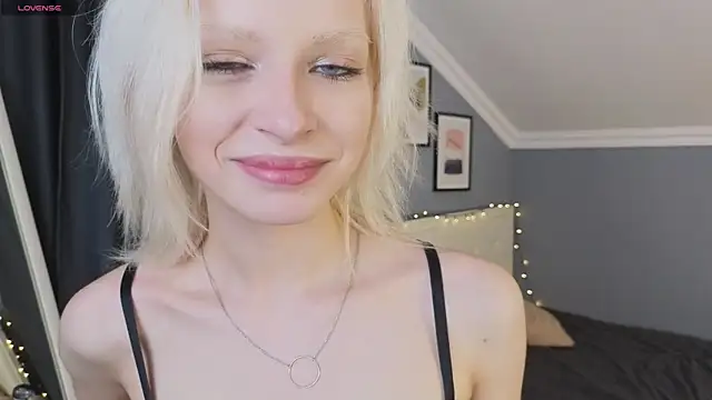 Naomi Demio online show from 03/29/26, 12:18