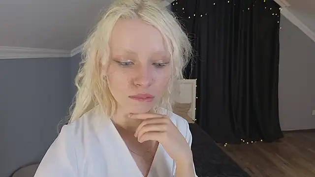 Naomi Demio online show from 02/22/26, 09:11