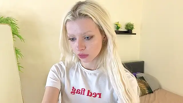 Naomi Demio online show from 02/06/26, 02:57