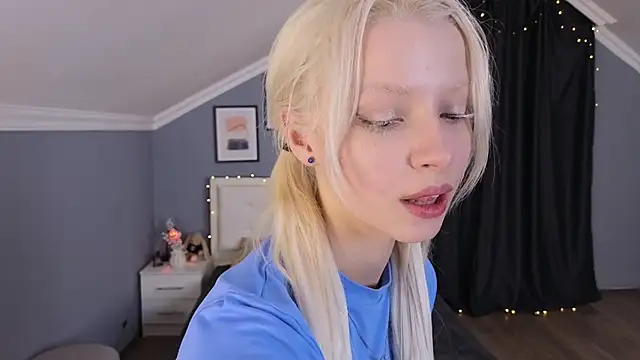 Naomi Demio online show from 03/05/26, 11:07