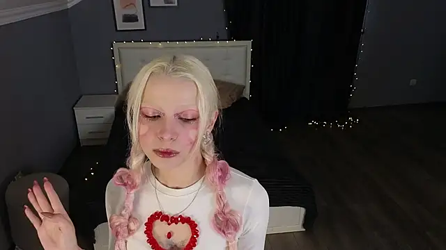 Naomi Demio online show from 02/14/26, 09:20