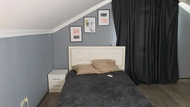 Naomi Demio online show from 02/13/26, 08:25