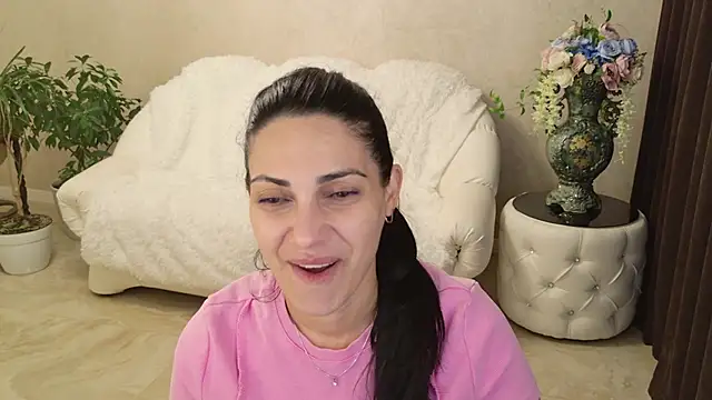 LovelyBeatrice online show from 04/29/26, 12:20