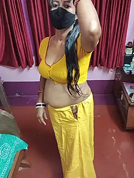 Little-Roshni online show from 05/18/26, 06:23