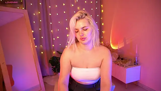 AmeliaWeells online show from 04/08/26, 04:03