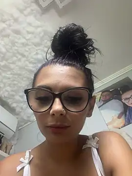 Snapshot of HiddendesireXO01 chatting on 07/09/26, 07:57 HiddendesireXO01 online show from 07/09/26, 07:57