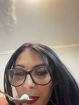 Snapshot of HiddendesireXO01 chatting on 07/06/26, 07:16 HiddendesireXO01 online show from 07/06/26, 07:16