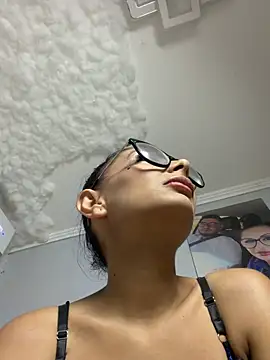 Snapshot of HiddendesireXO01 chatting on 07/10/26, 07:25 HiddendesireXO01 online show from 07/10/26, 07:25