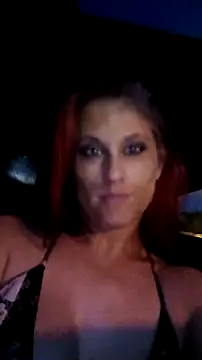 Snapshot of BusyB1983 chatting on 05/28/26, 01:35 BusyB1983 online show from 05/28/26, 01:35