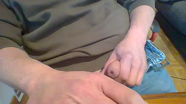Snapshot of ludowrss chatting on 04/02/26, 02:02 ludowrss online show from 04/02/26, 02:02