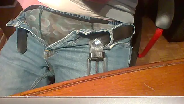 Snapshot of ludowrss chatting on 03/06/26, 12:38 ludowrss online show from 03/06/26, 12:38