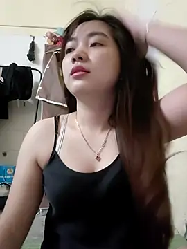 Pinks cool online show from 04/26/26, 03:42