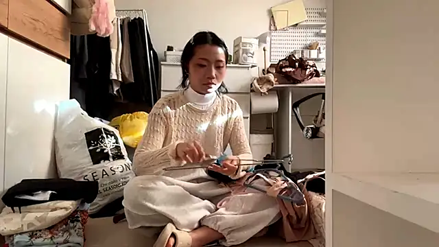 SweetMiaXO online show from 05/11/26, 07:21