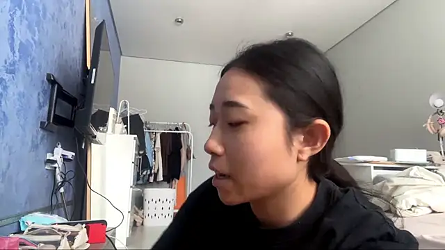 SweetMiaXO online show from 02/05/26, 04:08