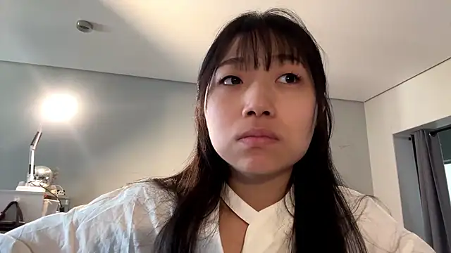 SweetMiaXO online show from 05/05/26, 02:25