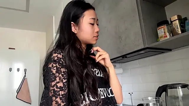 SweetMiaXO online show from 03/25/26, 10:19