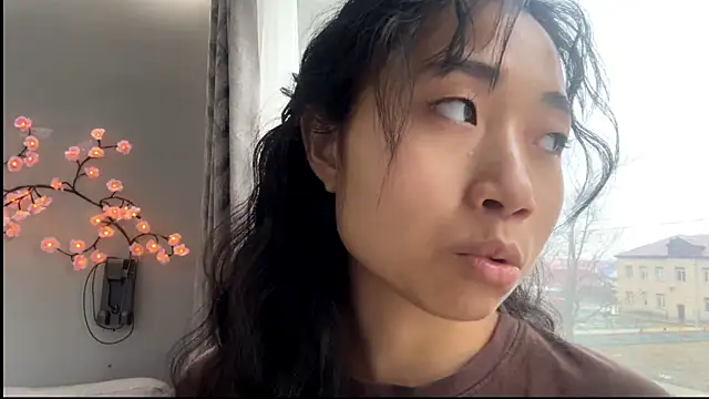 SweetMiaXO online show from 04/21/26, 01:42