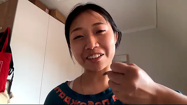 SweetMiaXO online show from 05/12/26, 08:10