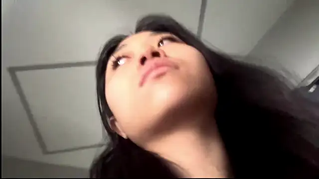 SweetMiaXO online show from 04/08/26, 10:11