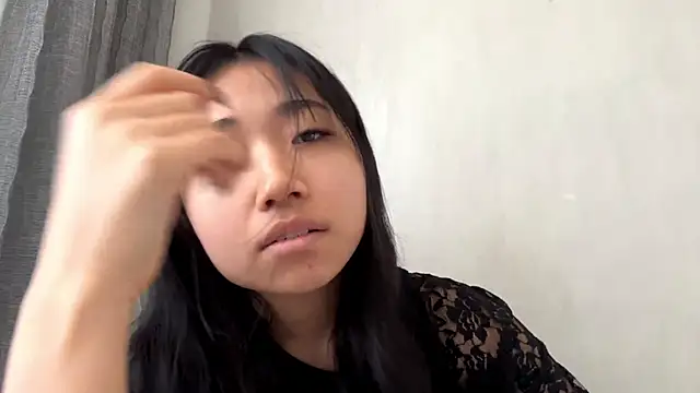 SweetMiaXO online show from 04/01/26, 10:18