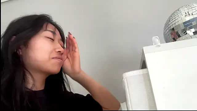 SweetMiaXO online show from 04/21/26, 10:05